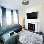 Stylish Westbrook Apartment